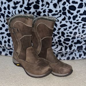 Cynthia milled nubuck-dansko